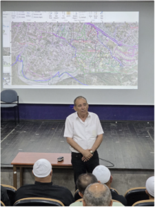 מנכ"ל תאגיד המים מר איציק הרשקוביץ משתף את התושבים אודות הפרויקט של תאגיד המים